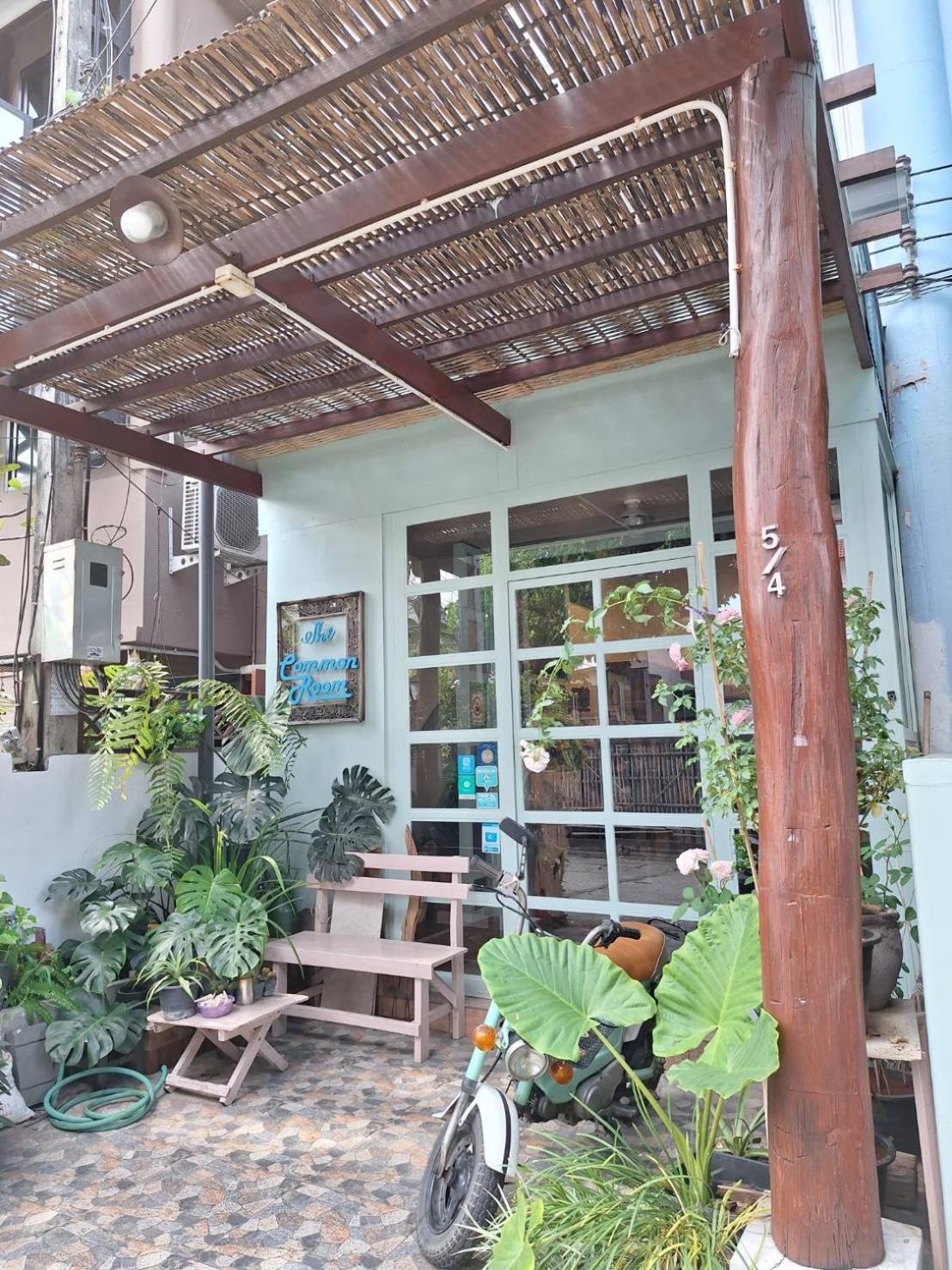 The Commonroom Cnx Chiang Mai Exteriör bild